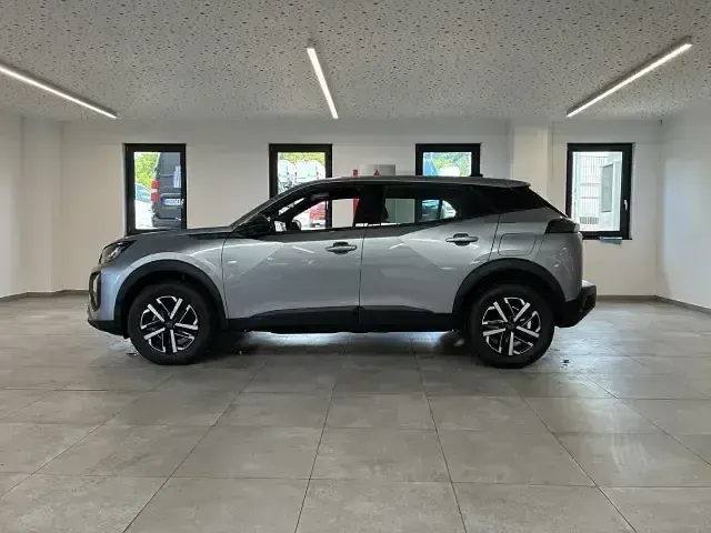Neu Peugeot 2008 Style 101 PS (74 kW) 2026 Obsession blau SUV
