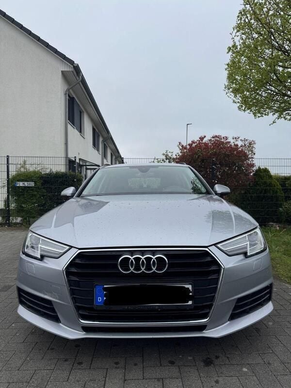 Silber Gebraucht 2017 Audi A4 Ambiente Kombi | 11.000 € - Bild 1/4
