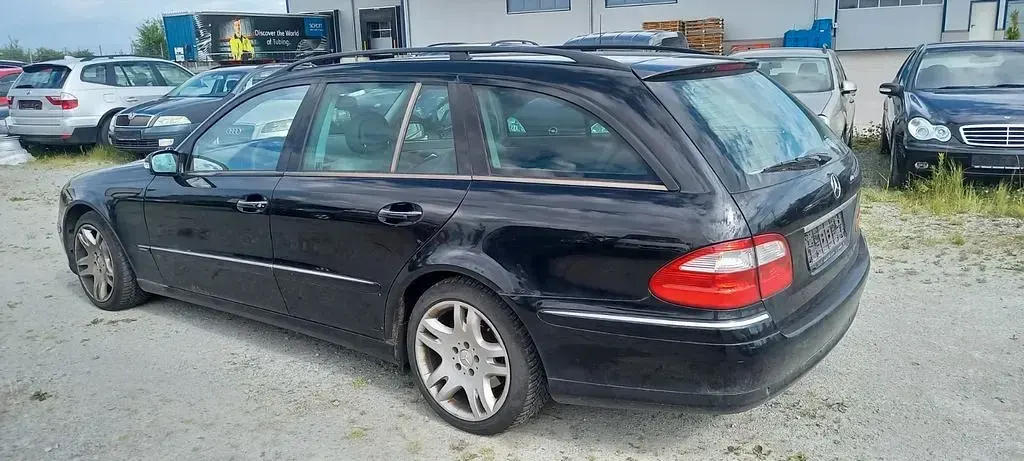 Gebraucht Mercedes E320 204 PS (150 kW) 2003 Schwarz Limousine