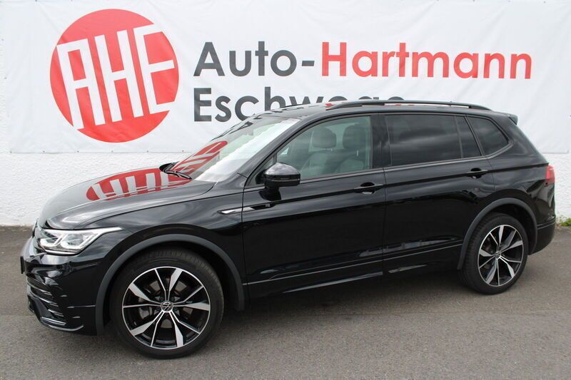 Deep black perleffek (metallic) Gebraucht 2023 VW Tiguan Allspace R-line SUV | 44.779 € (Etwas zu teuer) - Bild 1/4