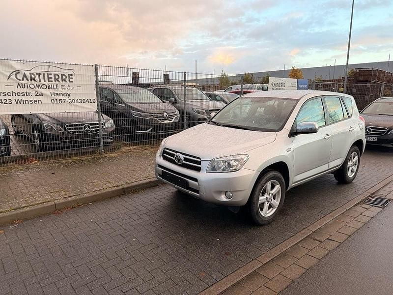 Silber Gebraucht 2008 Toyota RAV4 Travel SUV | 7.999 € (Fairer Preis) - Bild 1/4