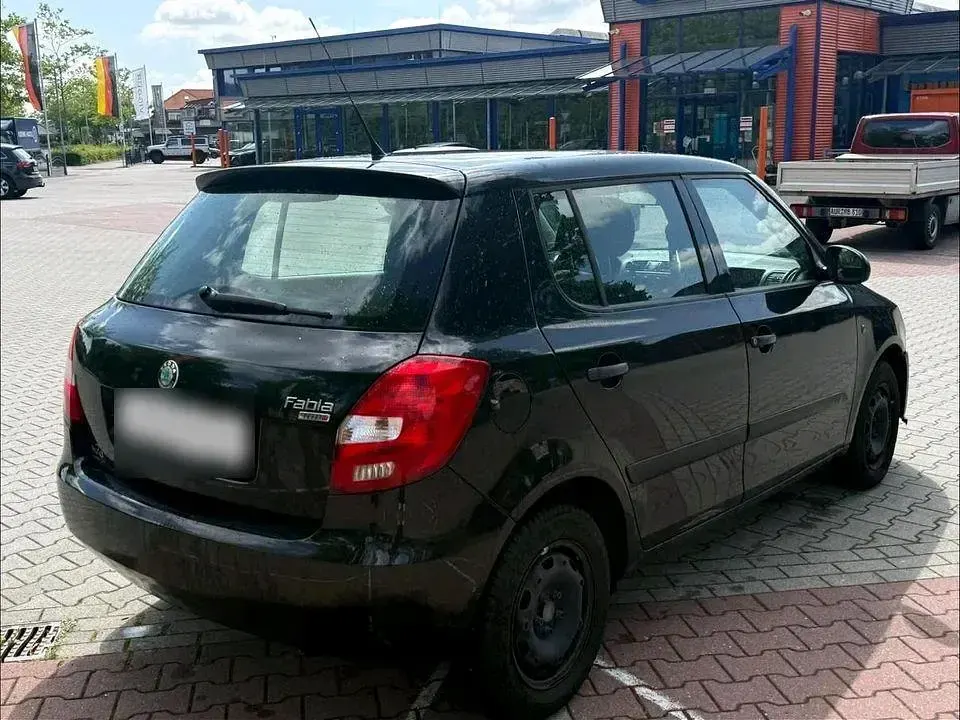 Gebraucht Skoda Fabia 70 PS (51 kW) 2010 Schwarz Limousine