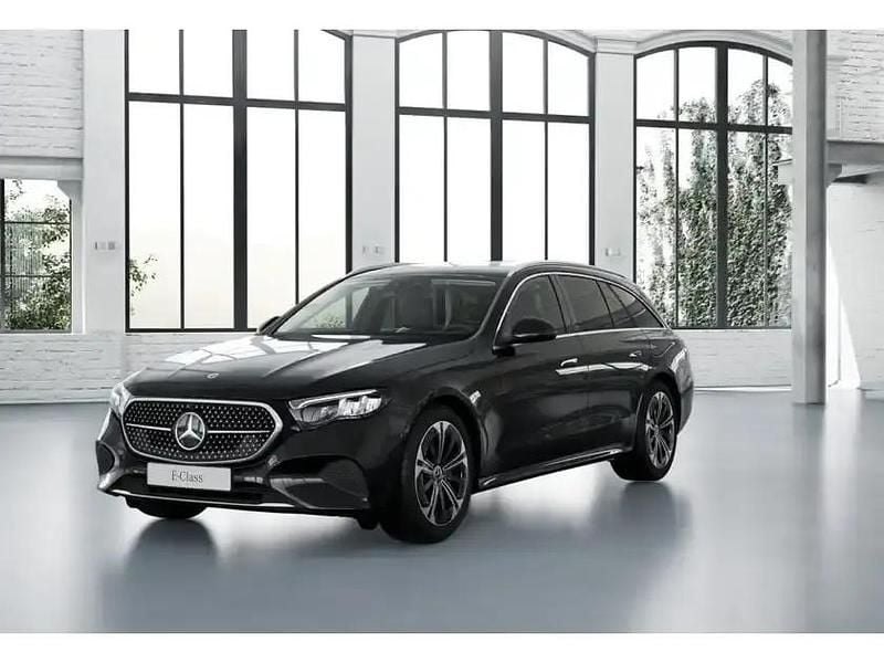 Gebraucht Mercedes E300 197 PS (144 kW) 2024 Schwarz metalliclack obsidianschwarz metallic Kombi