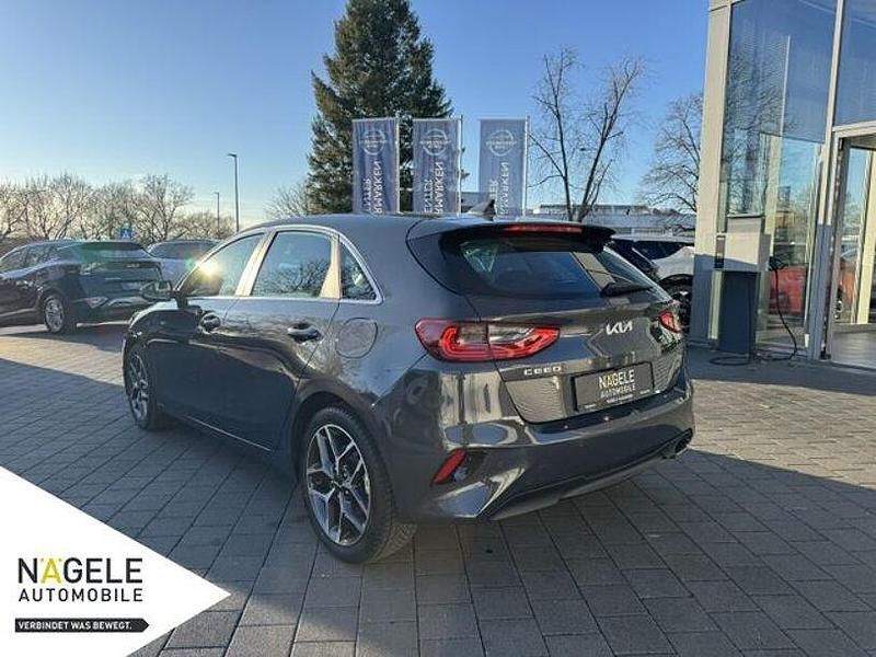 Gebraucht Kia Ceed Spirit 140 PS (102 kW) 2025 Grau Kleinwagen