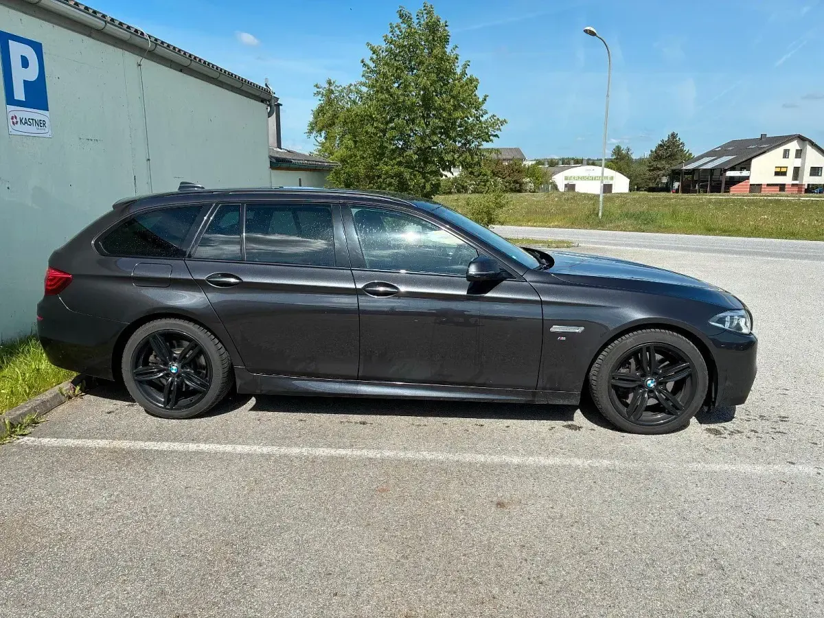 Gebraucht BMW 530 M Sport 258 PS (189 kW) 2014 Grau Kombi