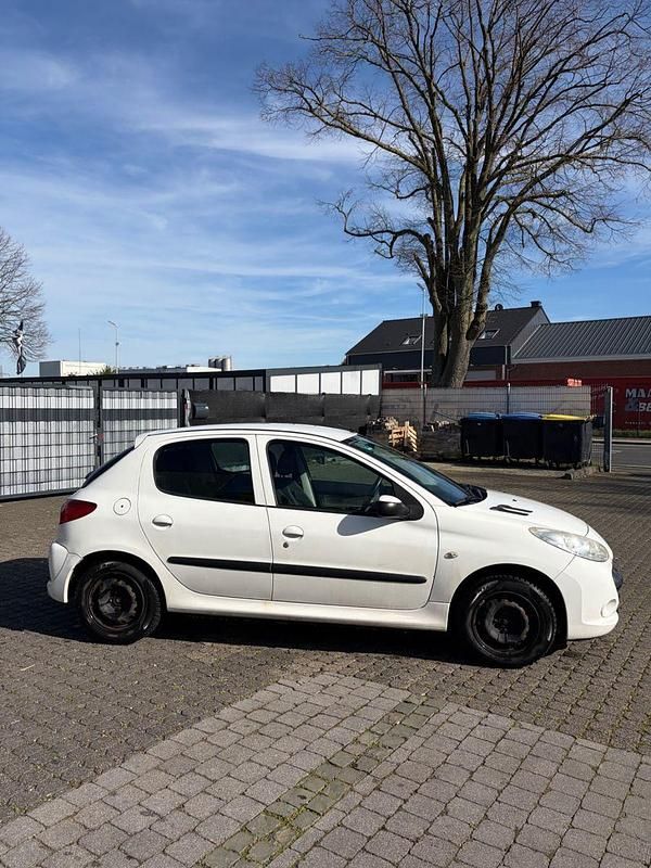Gebraucht Peugeot 206 75 PS (55 kW) 2009 Schwarz Kleinwagen