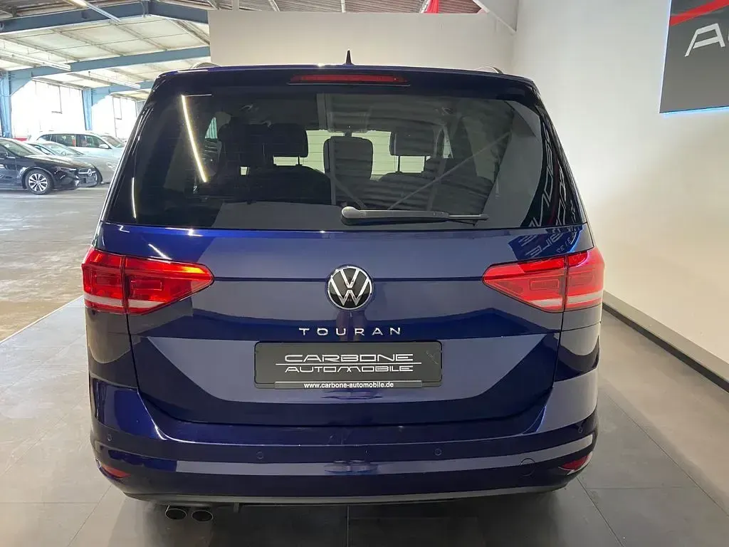 Gebraucht VW Touran Comfortline 150 PS (110 kW) 2022 Blau Van / Kleinbus