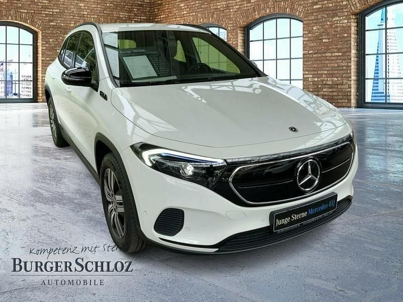 Gebraucht Mercedes EQA250 Night 139 kW (190 PS) 2021 Unilack polarweiß SUV