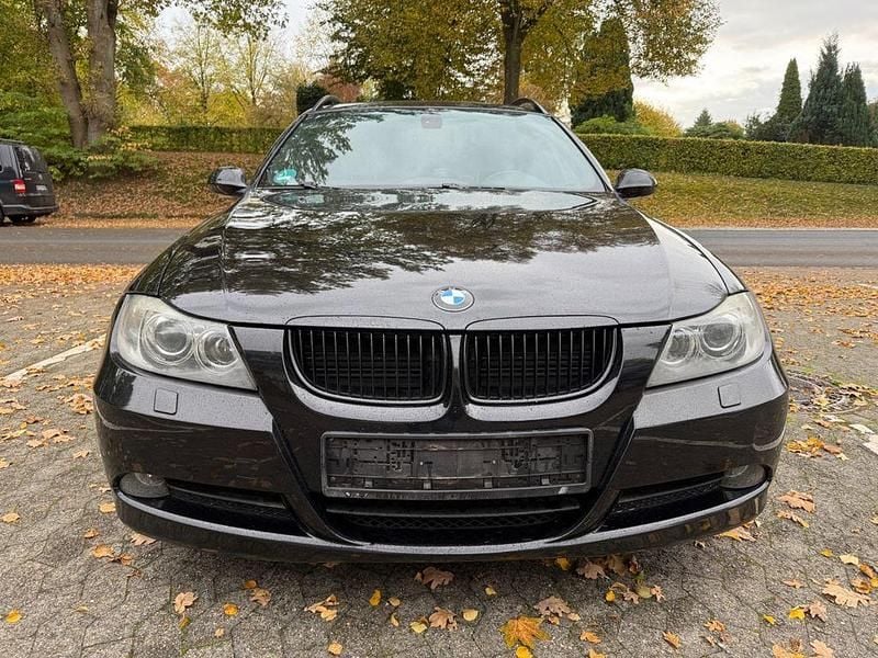 Gebraucht BMW 325 Sport Line 197 PS (144 kW) 2008 Schwarz Kombi