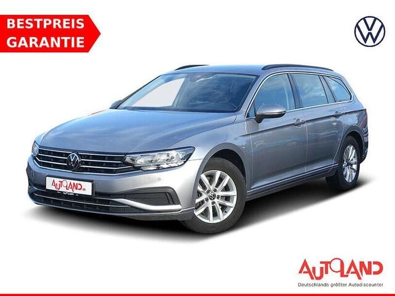 Silber Gebraucht 2022 VW Passat Kombi | 25.990 € (Etwas zu teuer) - Bild 1/4