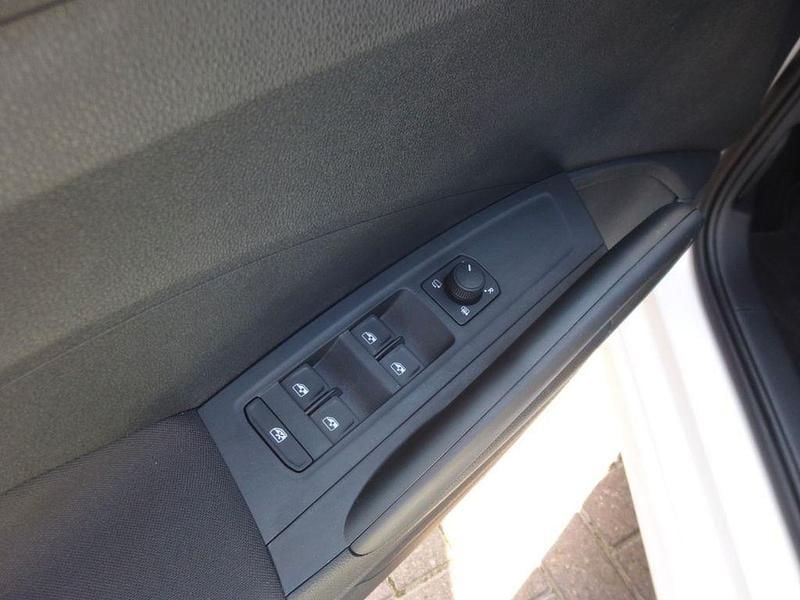 Gebraucht Skoda Fabia Selection 95 PS (69 kW) 2024 Weiß Kleinwagen