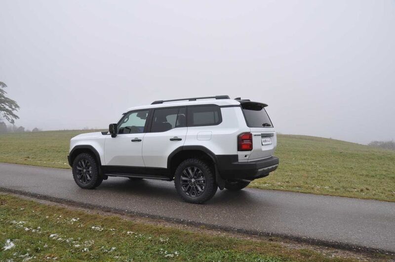 Gebraucht Toyota Land Cruiser Executive 204 PS (150 kW) 2024 Grau SUV