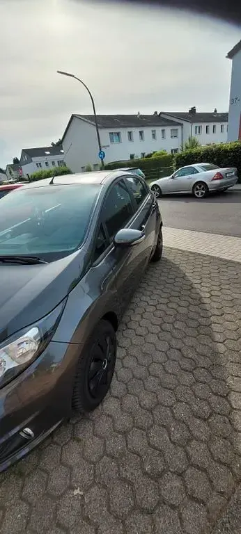 Gebraucht Ford Fiesta Trend 101 PS (74 kW) 2017 Schwarz Kleinwagen