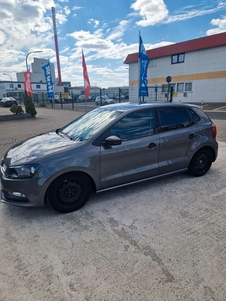 Gebraucht VW Polo Trendline 60 PS (44 kW) 2015 Grau Limousine