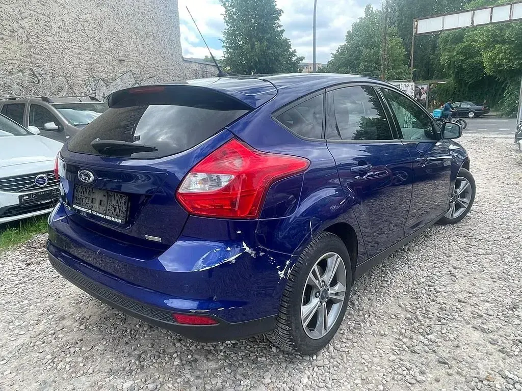 Gebraucht Ford Focus SYNC Edition 101 PS (74 kW) 2014 Blau Limousine