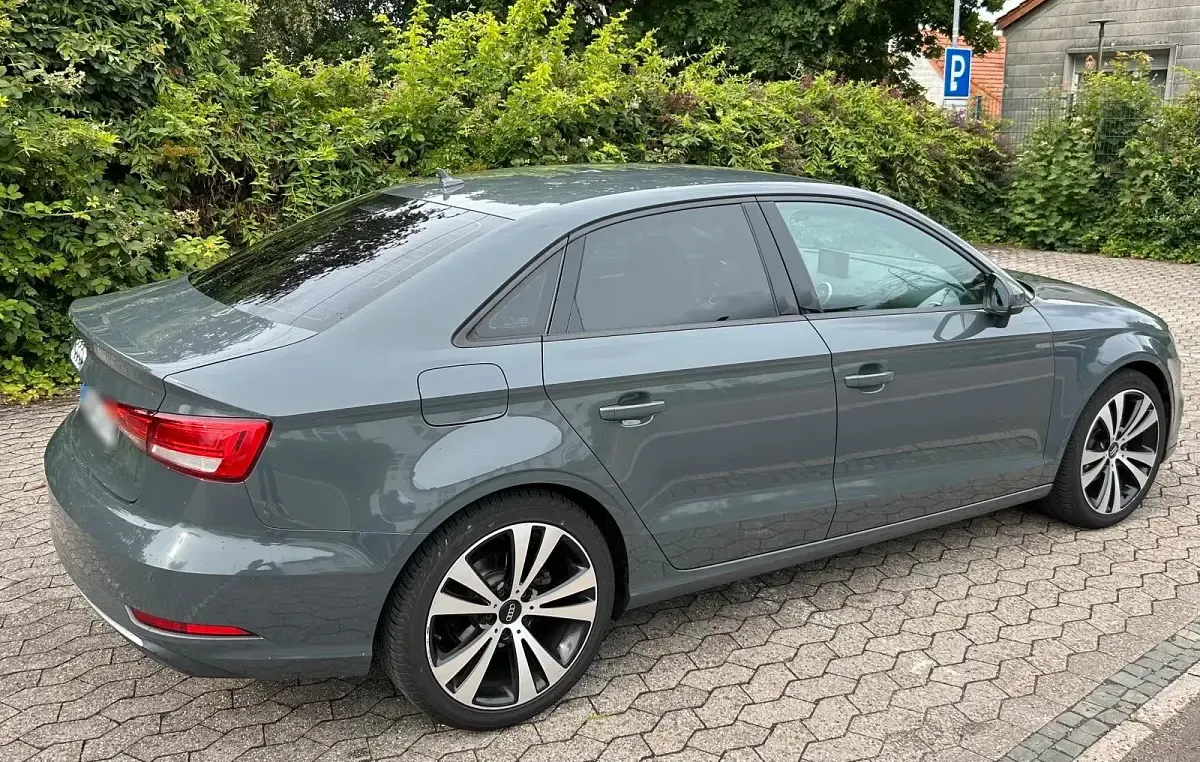 Gebraucht Audi A3 150 PS (110 kW) 2016 Grau Limousine