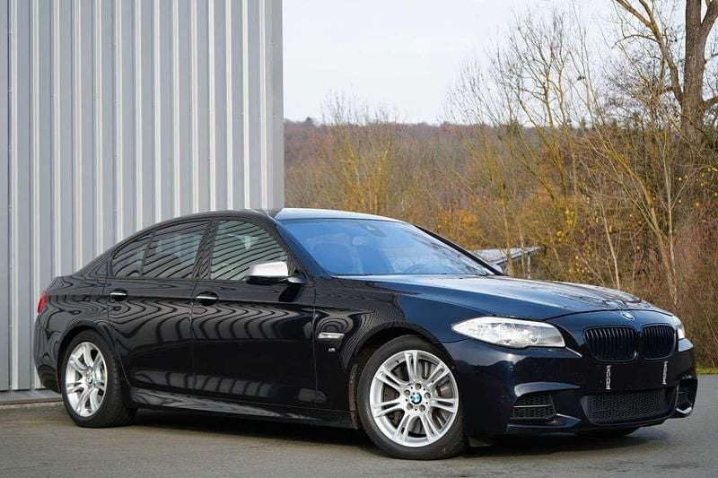 Carbonschwarz Gebraucht 2012 BMW 550 Limousine | 13.980 € (Superpreis) - Bild 1/4
