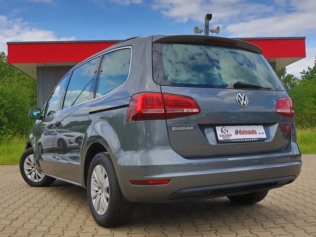 Gebraucht VW Sharan 150 PS (110 kW) 2022 Grau Van / Kleinbus