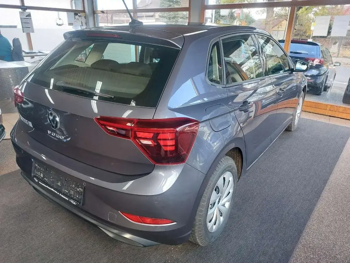 Gebraucht VW Polo Life 95 PS (69 kW) 2023 Grau Limousine