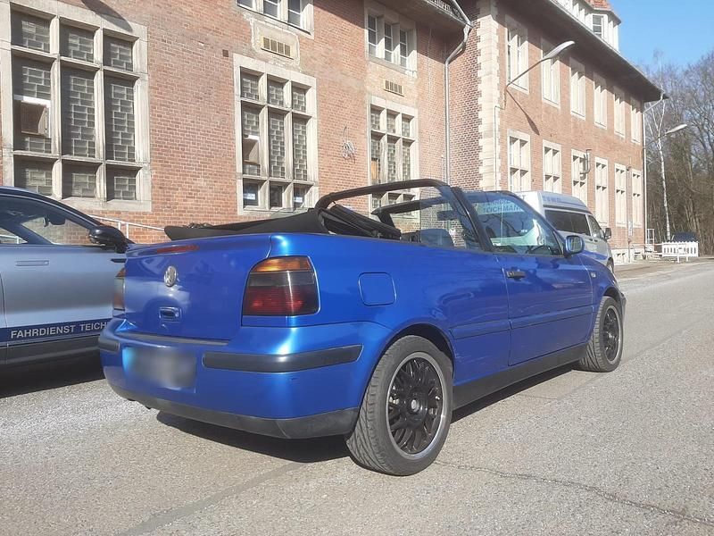 Gebraucht VW Golf Cabriolet 101 PS (74 kW) 2000 Blau Cabrio