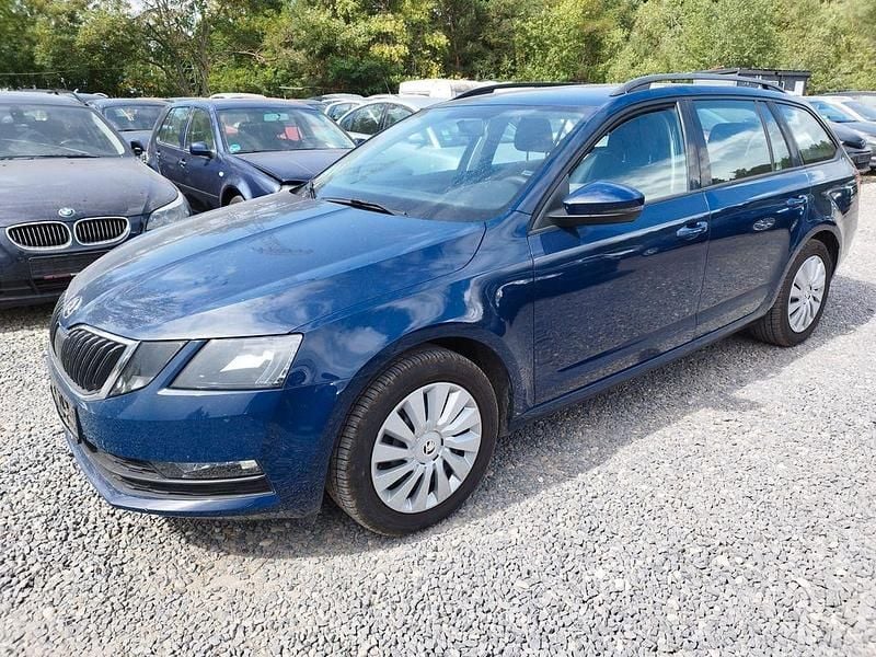 Blau Gebraucht 2018 Skoda Octavia G-TEC Active Kombi | 6.490 € (Superpreis) - Bild 1/4
