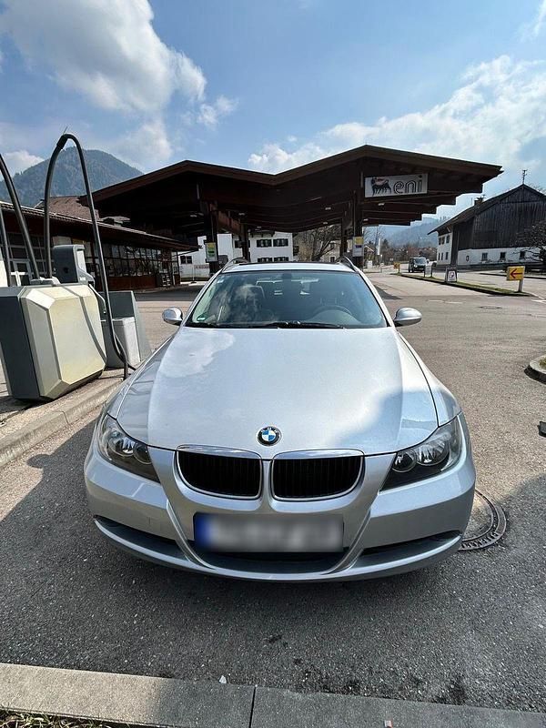Gebraucht BMW 320 150 PS (110 kW) 2006 Silber Kombi