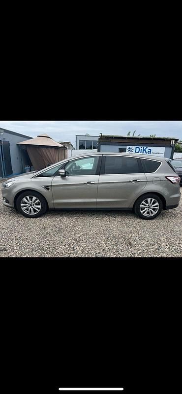 Używany Ford S-MAX S 150 KM (110 kW) 2016 Srebrny Minivan