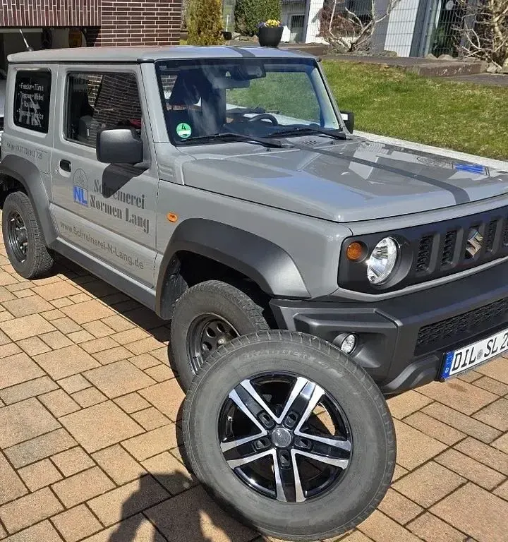 Gebraucht Suzuki Jimny Comfort 102 PS (75 kW) 2018 Grau SUV