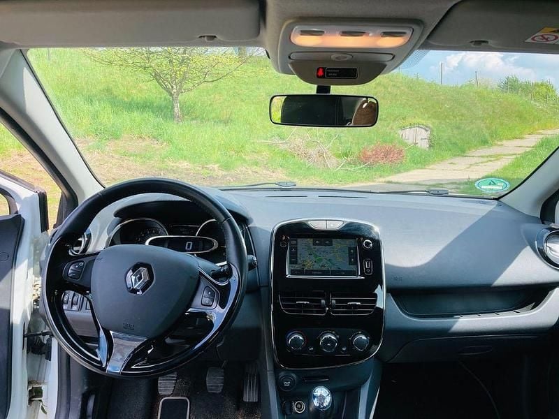 Gebraucht Renault Clio IV Dynamique 90 PS (66 kW) 2014 Weiß Limousine