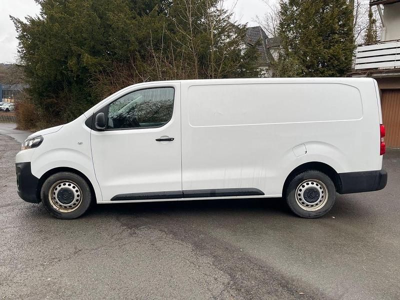 Second-hand Citroën Jumpy Business Class 122 CP (89 kW) 2017 Alb Monovolum