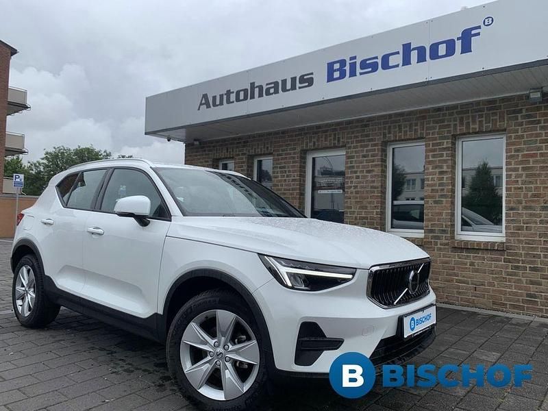 Gebraucht Volvo XC40 Core 129 PS (94 kW) 2023 Weiß SUV
