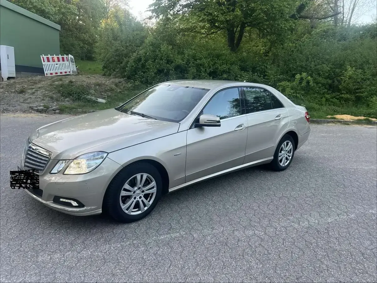 Gebraucht Mercedes E200 Elegance 184 PS (135 kW) 2010 Limousine