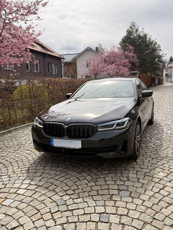 Gebraucht BMW 530e Shadowline 292 PS (214 kW) 2022 Schwarz Limousine