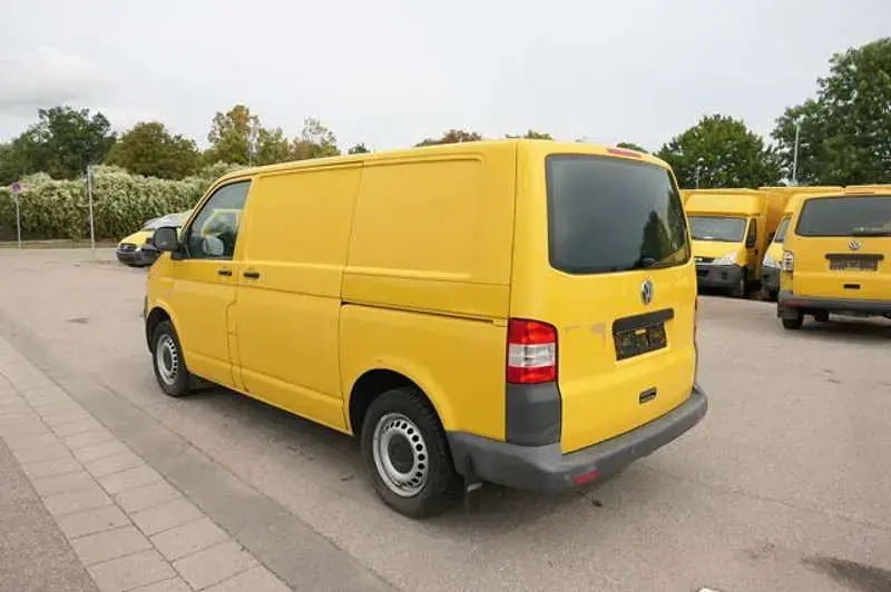Gebraucht VW T5 84 PS (61 kW) 2011 Ginstergelb r1032 Van