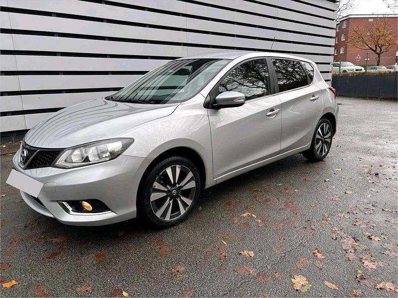 Silber Gebraucht 2016 Nissan Pulsar N-Connecta Limousine | 5.999 € (Superpreis) - Bild 1/4