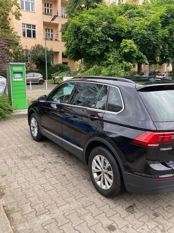 Gebraucht VW Tiguan Comfortline 150 PS (110 kW) 2018 Schwarz SUV
