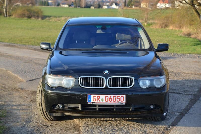 Second-hand BMW 735 272 CP (200 kW) 2002 Negru Berlinǎ