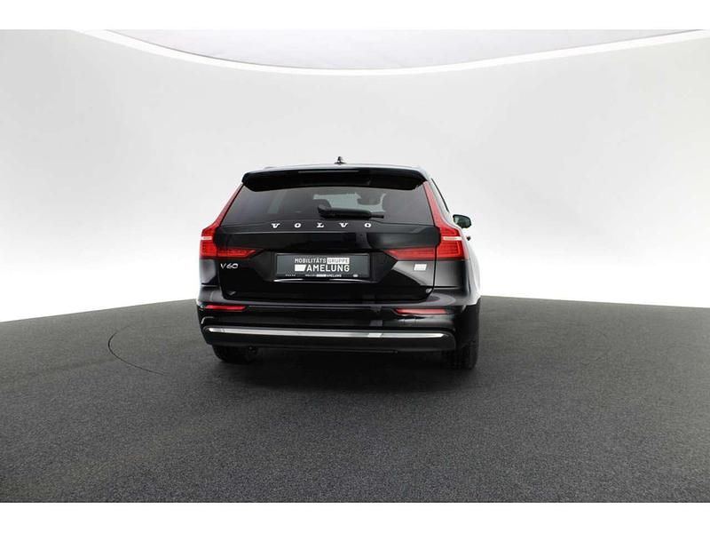 Gebraucht Volvo V60 Plus 398 PS (292 kW) 2022 Onyx schwarz Kombi