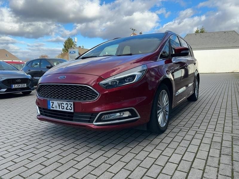 Rubyrot (metallic) (rot) Gebraucht 2019 Ford S-MAX Vignale Van / Kleinbus | 18.190 € (Fairer Preis) - Bild 1/4