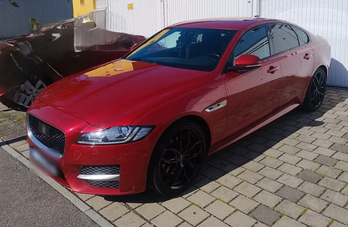 Gebraucht Jaguar XF R-Sport 300 PS (220 kW) 2017 Rot Limousine