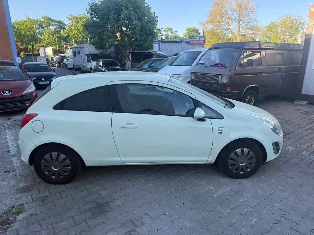 Gebraucht Opel Corsa 87 PS (63 kW) 2012 Weiß Kleinwagen