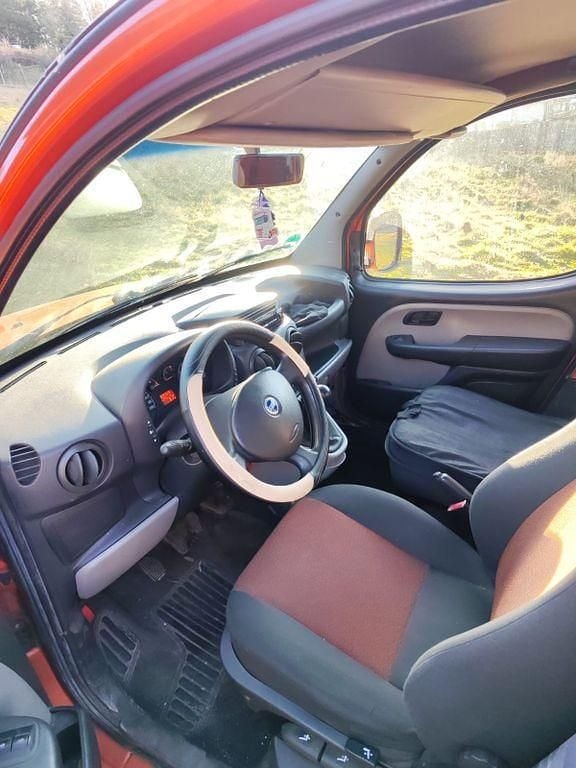 Gebraucht Fiat Doblò 75 PS (55 kW) 2006 Braun Van / Kleinbus