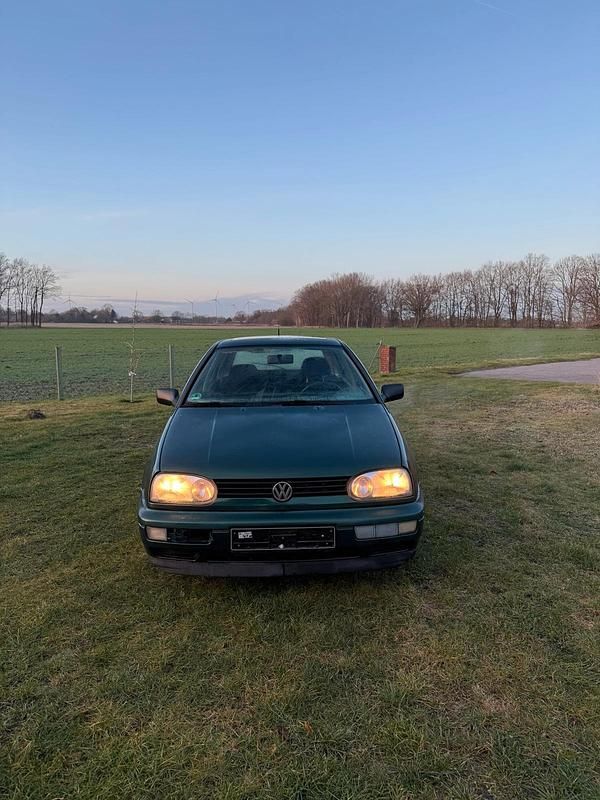 Grün Gebraucht 1997 VW Golf III Edition Kleinwagen | 1.900 € (Superpreis) - Bild 1/4