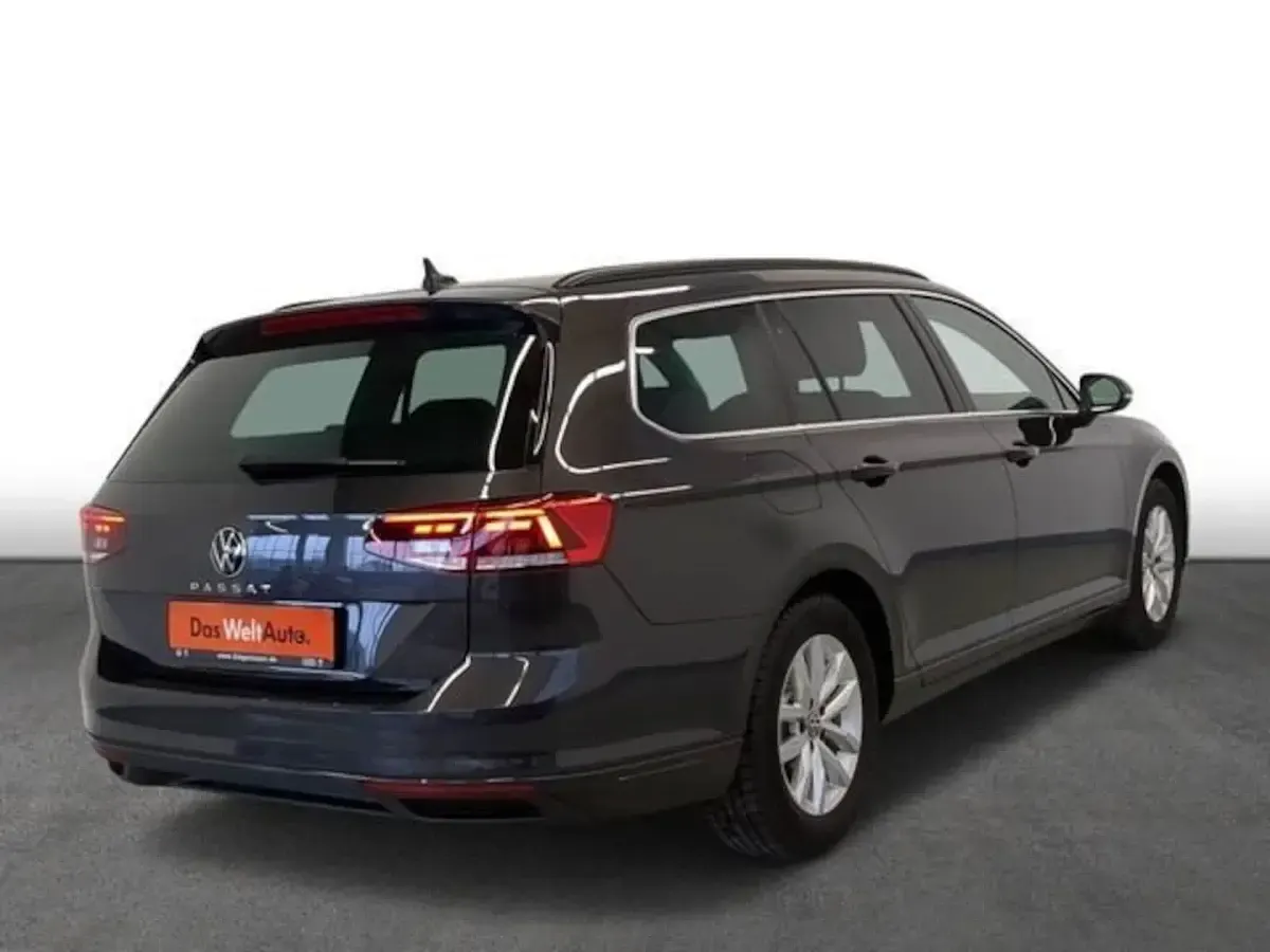 Gebraucht VW Passat Business 150 PS (110 kW) 2022 Grau Kombi