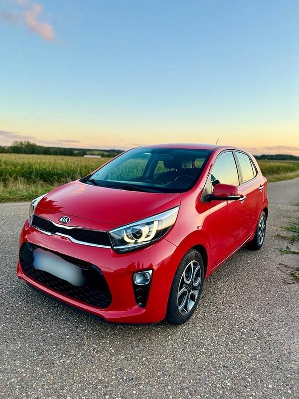 Rot Gebraucht 2018 Kia Picanto Spirit Kleinwagen | 9.200 € (Fairer Preis) - Bild 1/4