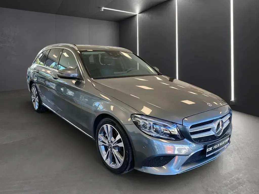 Gebraucht Mercedes C300 Avantgarde 258 PS (189 kW) 2021 Grau Limousine