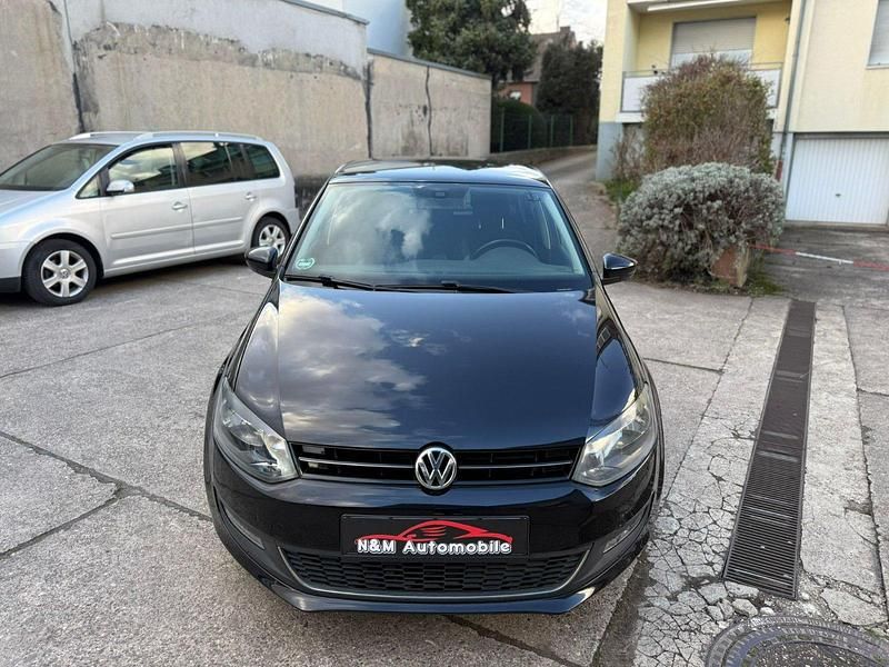 Gebraucht VW Polo Life 90 PS (66 kW) 2013 Schwarz Kleinwagen
