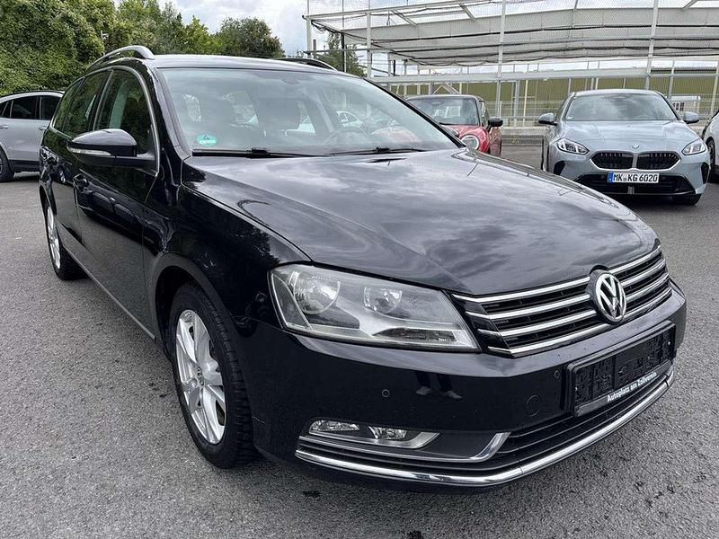 Schwarzmetalick Gebraucht 2012 VW Passat Comfortline Kombi | 5.499 € (Guter Preis) - Bild 1/4