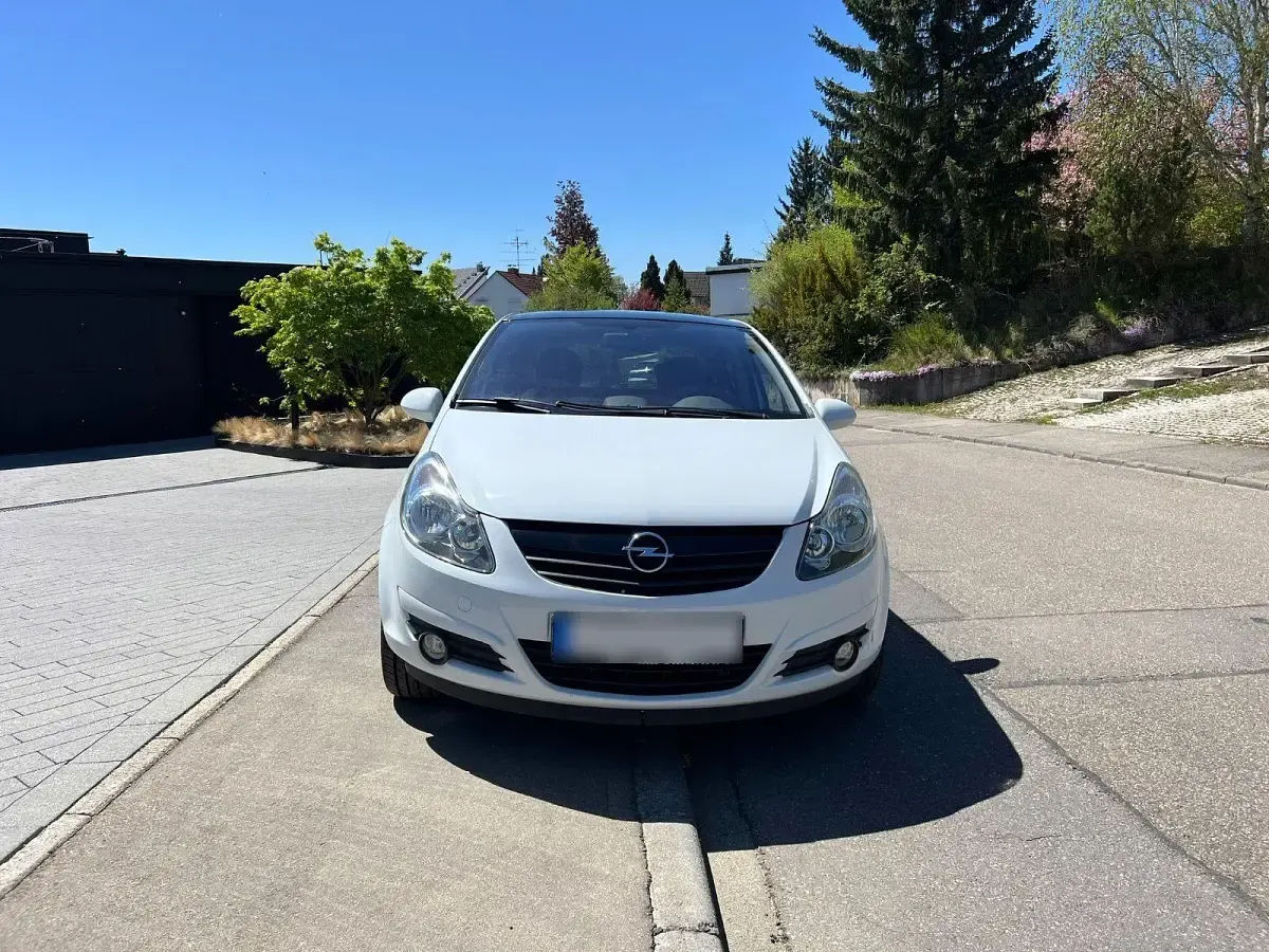 Używany Opel Corsa 101 KM (74 kW) 2010 Biały Hatchback