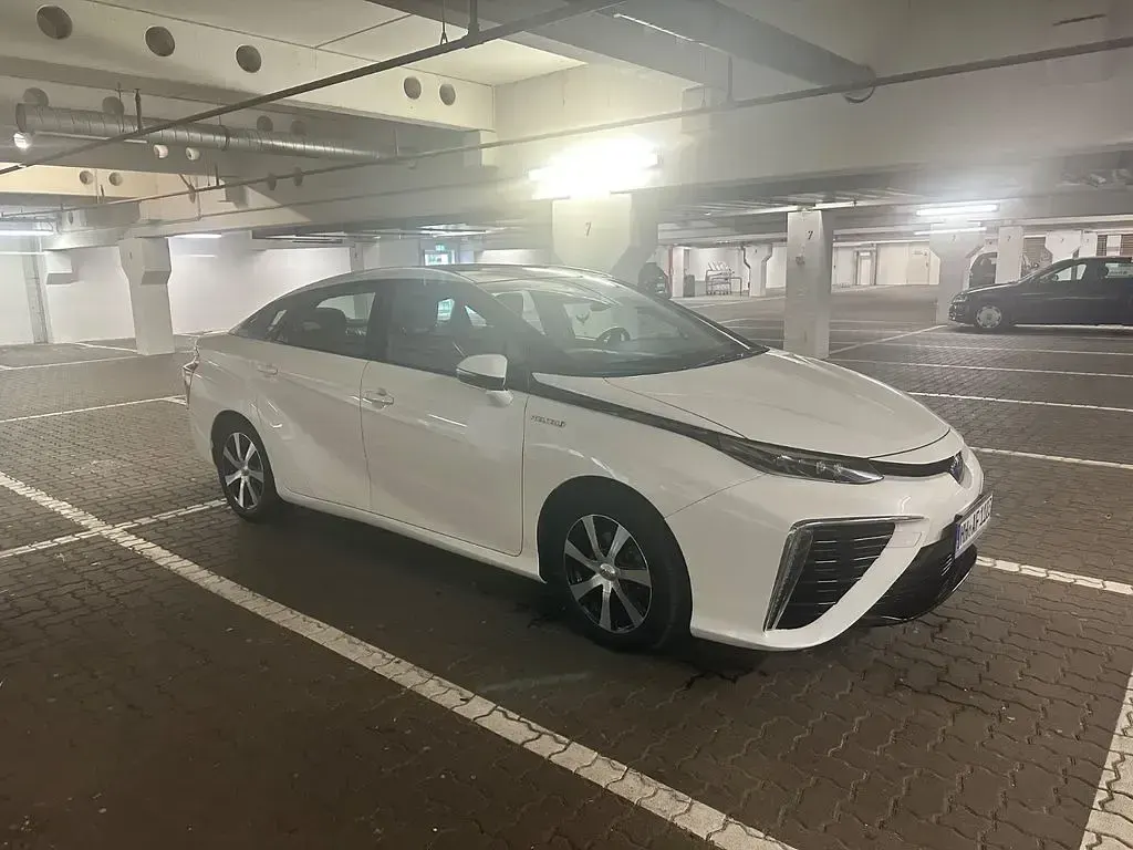 Gebraucht Toyota Mirai 152 PS (111 kW) 2018 Weiß Limousine